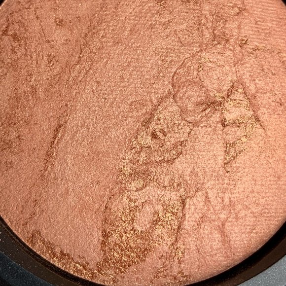 Mac Cosmetics Mineralize Skinfinish in CHEEKY BRONZE Rare - Picture 2 of 9